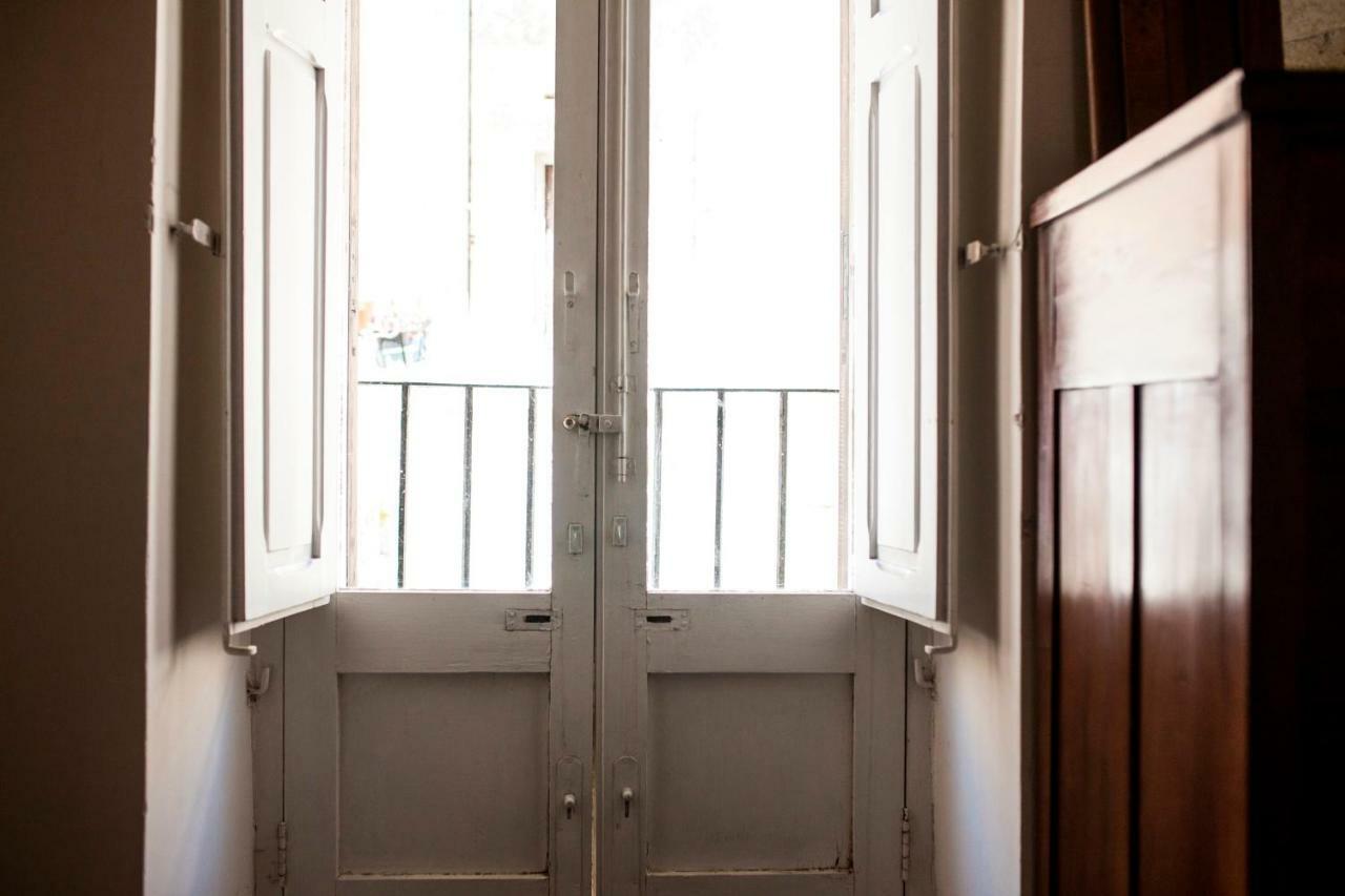 Explore The Historic City On Foot From An Old Town House Lecce Exterior photo